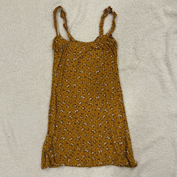 *SOLD* PRETTYLITTLETHING - Floral Print Dress (size US 4) - Picture 5 of 10